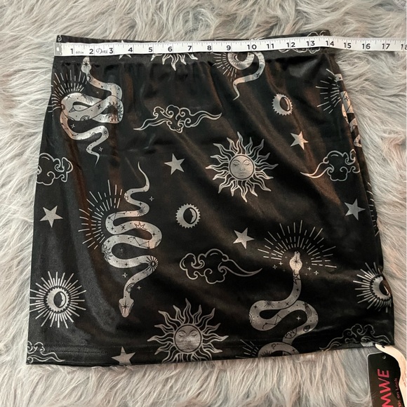 NWT ROMWE Black Celestial Snake Mini Skirt - Picture 4 of 5